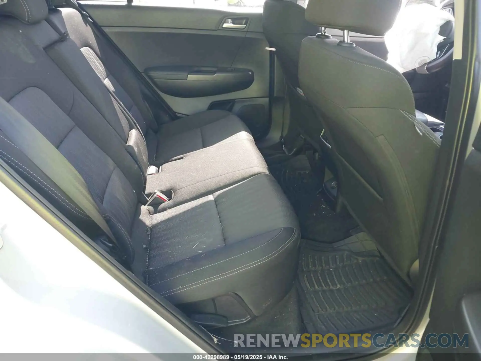 8 Фотография поврежденного автомобиля KNDPM3AC2L7670920 KIA SPORTAGE 2020