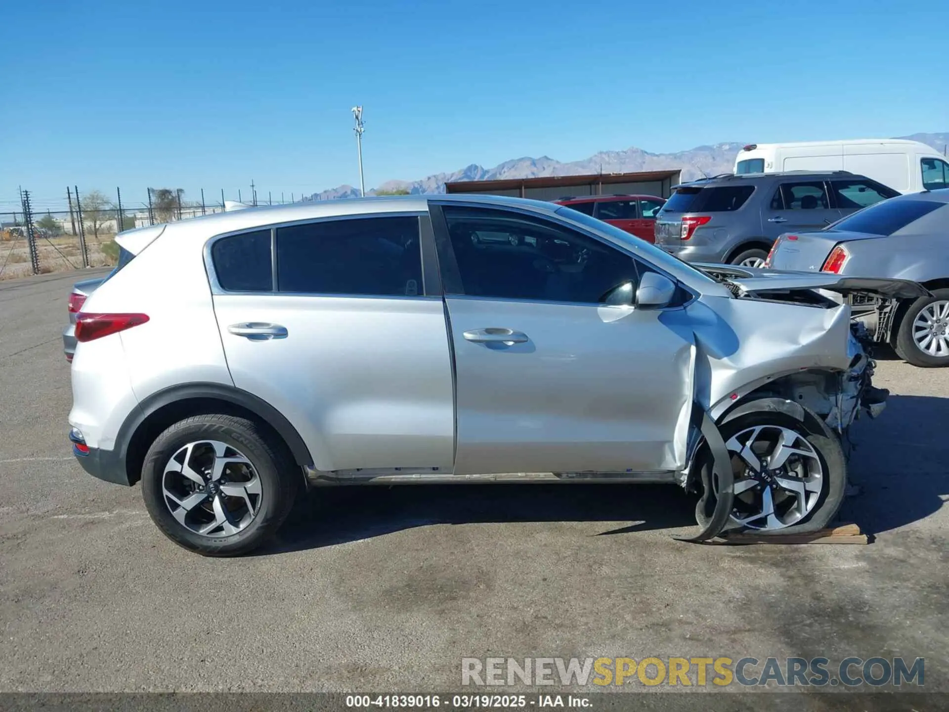 13 Photograph of a damaged car KNDPM3AC3L7815978 KIA SPORTAGE 2020