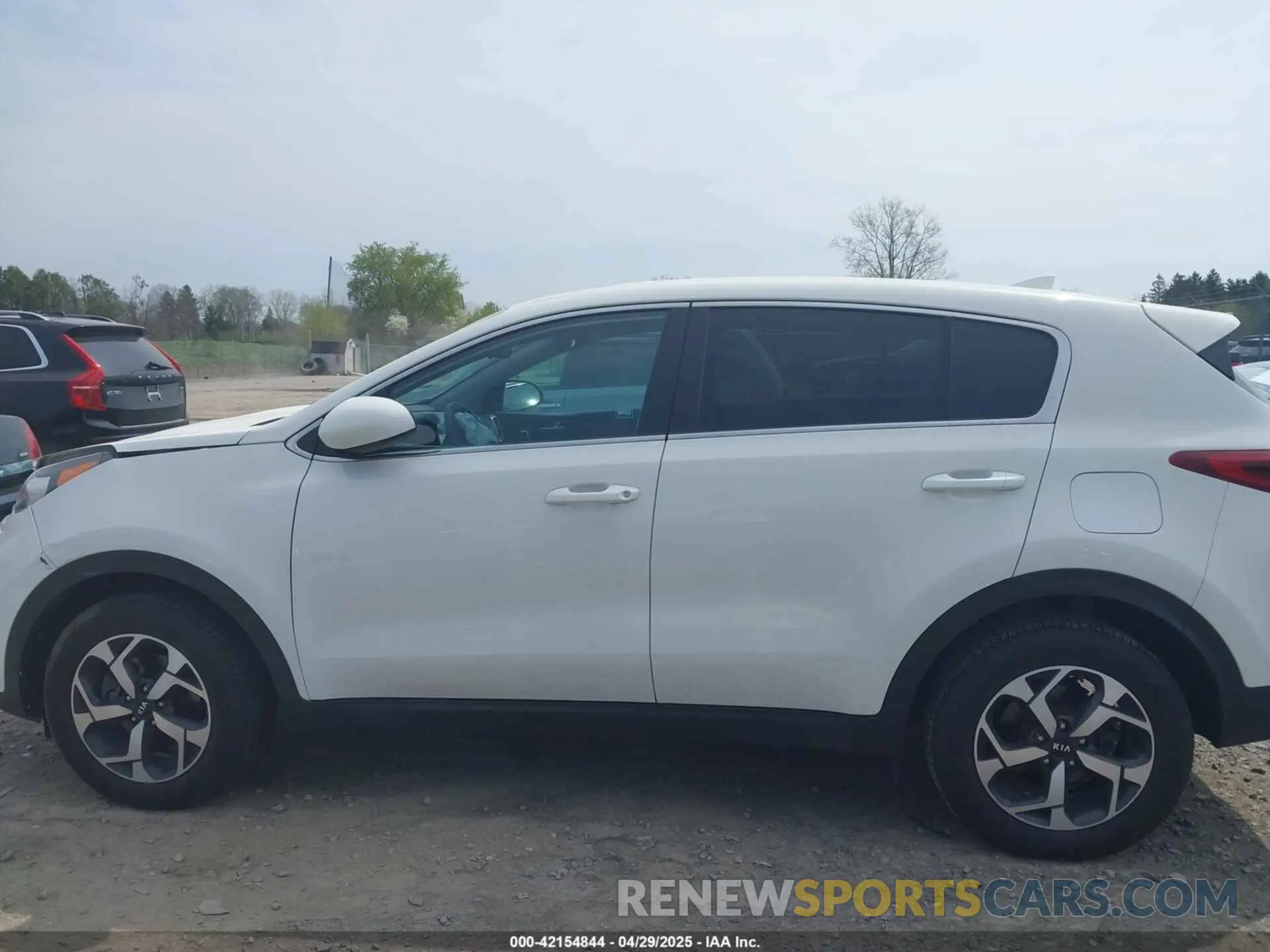 14 Photograph of a damaged car KNDPM3AC5L7675206 KIA SPORTAGE 2020