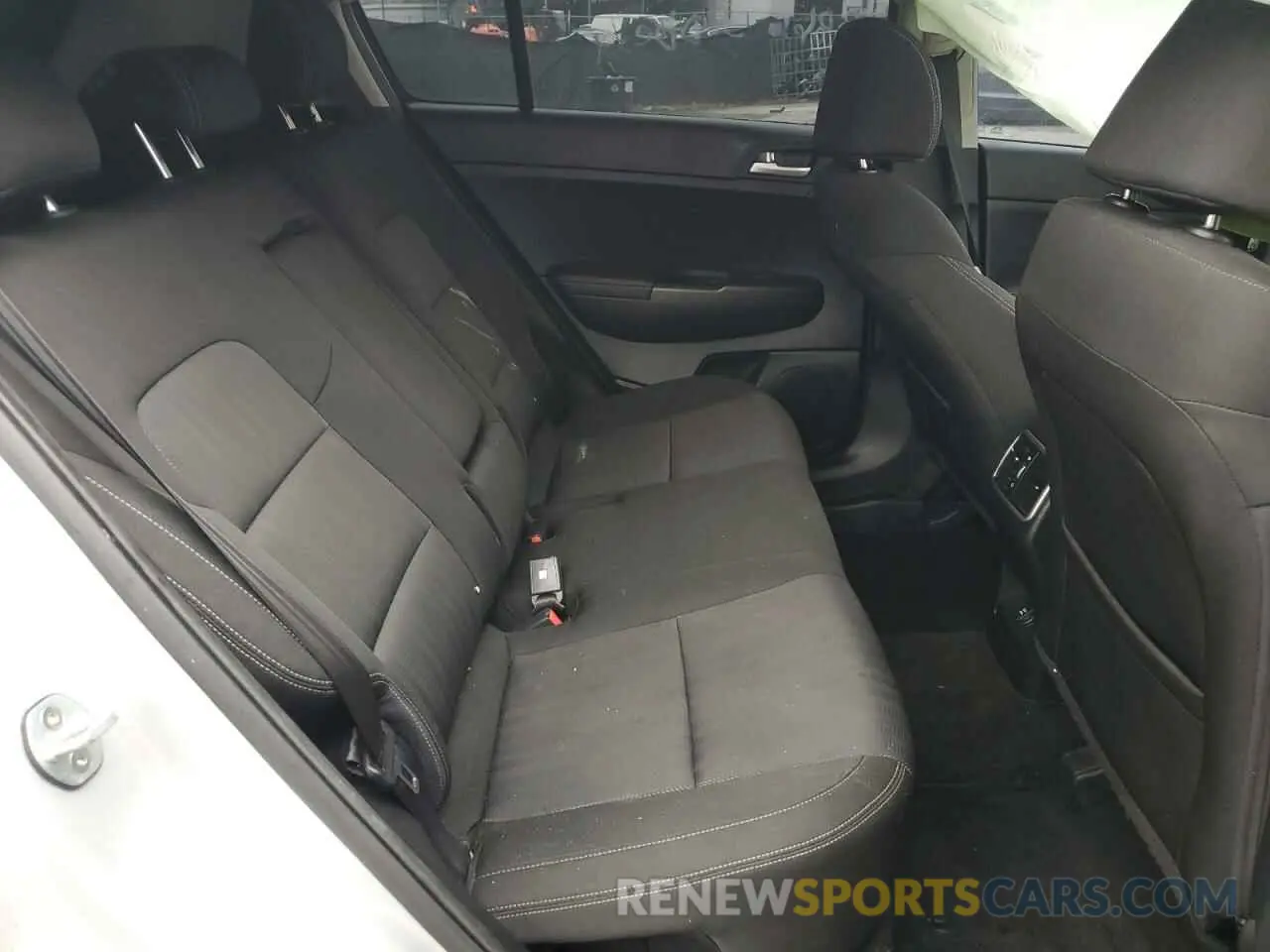 11 Photograph of a damaged car KNDPM3AC6L7741004 KIA SPORTAGE 2020