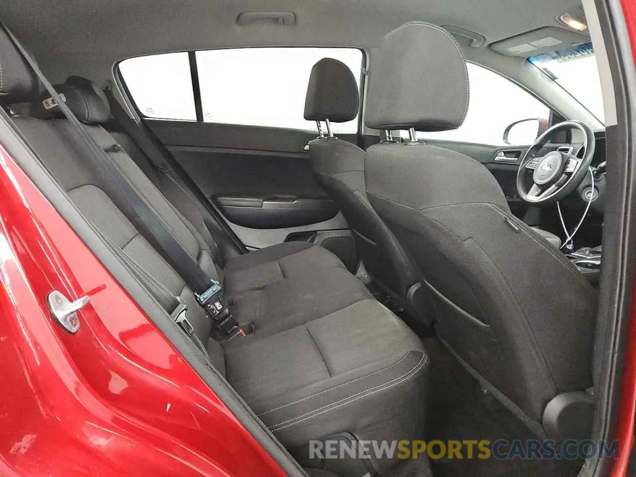 11 Photograph of a damaged car KNDPM3AC8L7709106 KIA SPORTAGE 2020