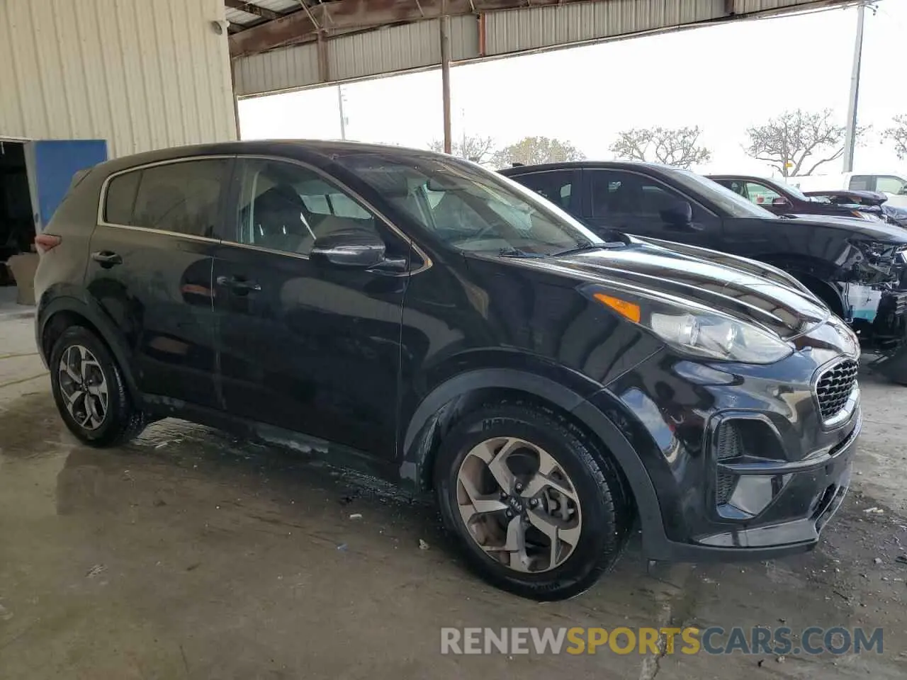 4 Photograph of a damaged car KNDPM3AC9L7684717 KIA SPORTAGE 2020