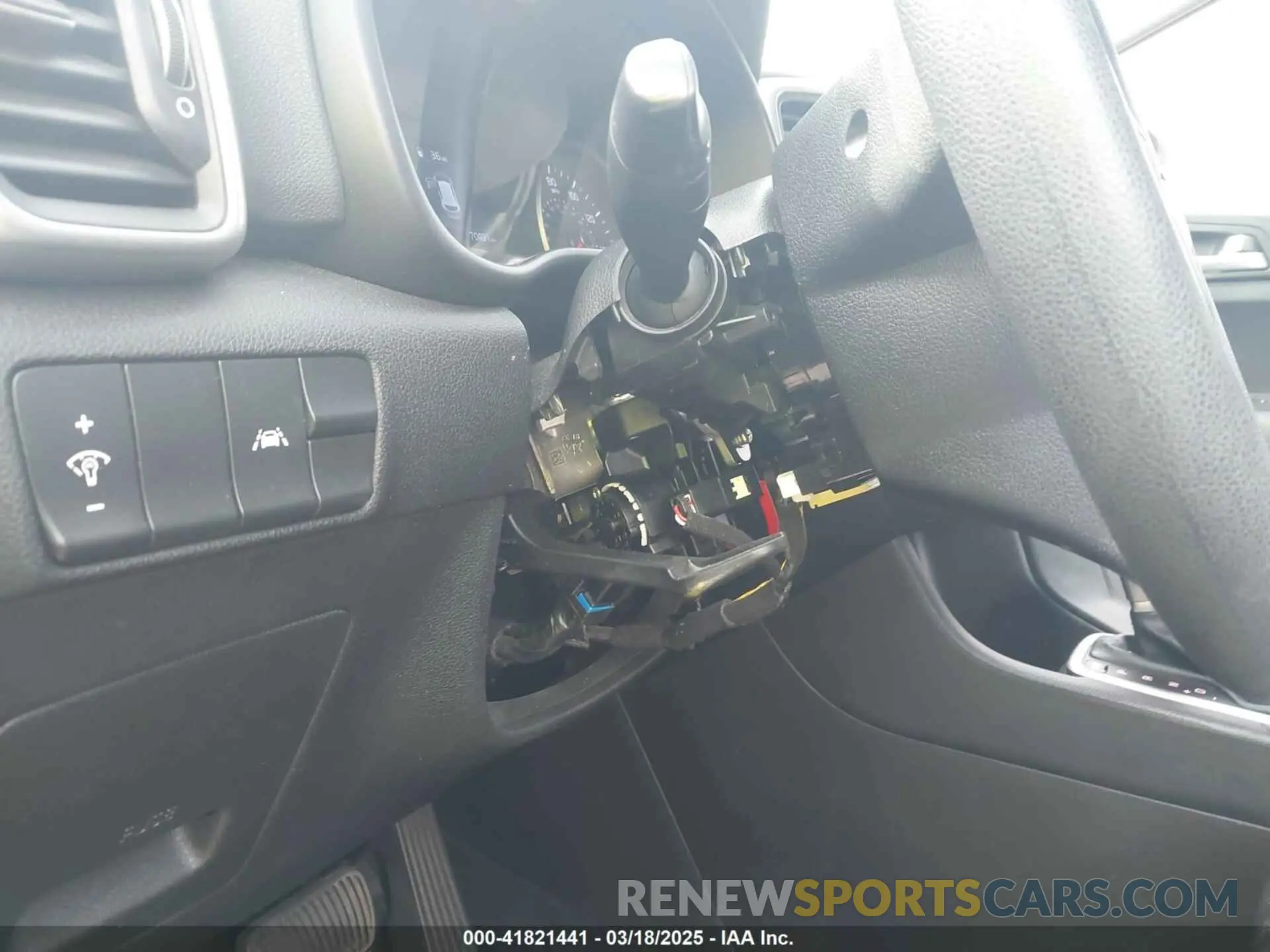 6 Photograph of a damaged car KNDPM3ACXL7718082 KIA SPORTAGE 2020