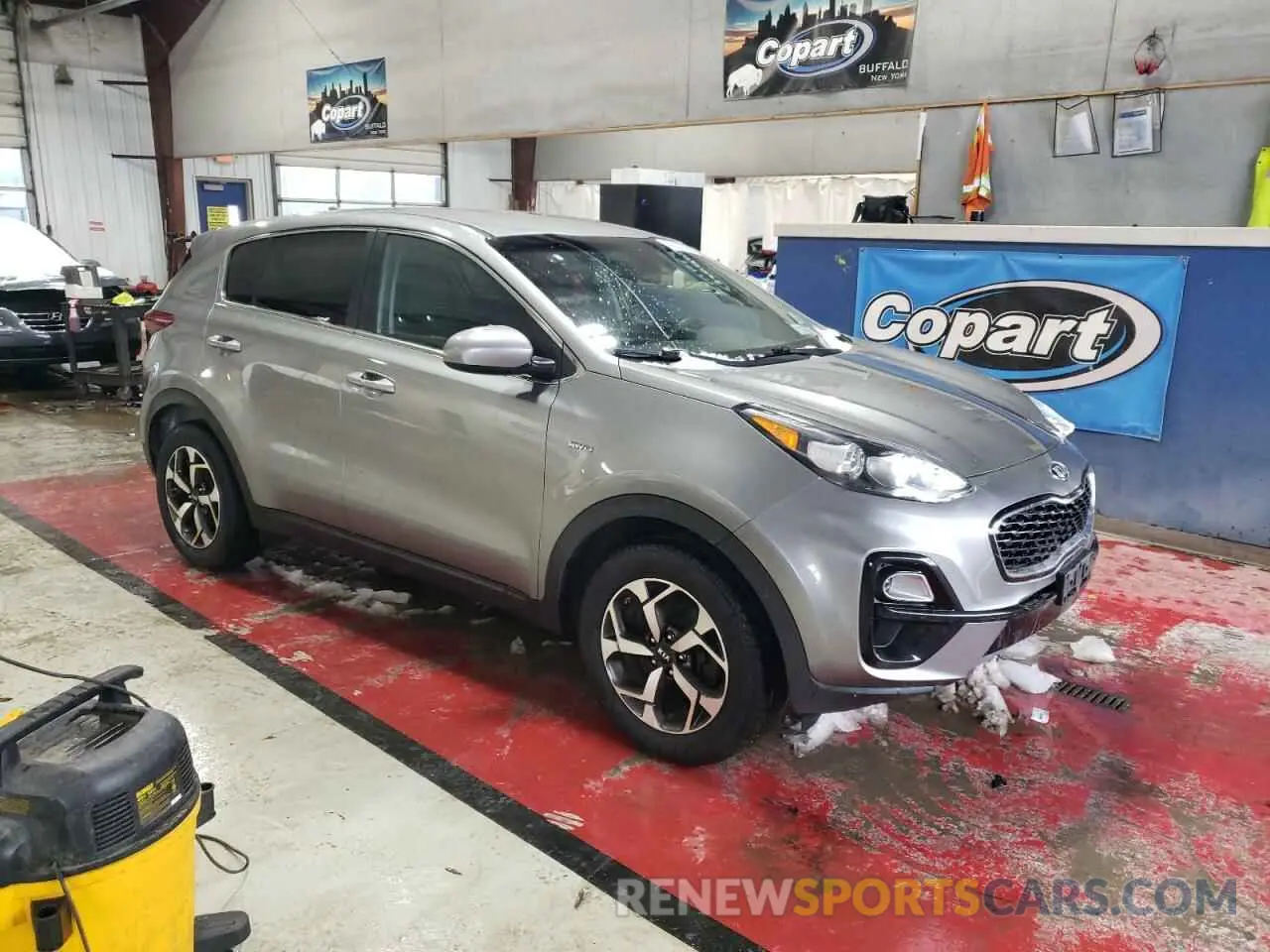 4 Photograph of a damaged car KNDPMCAC1L7733246 KIA SPORTAGE 2020