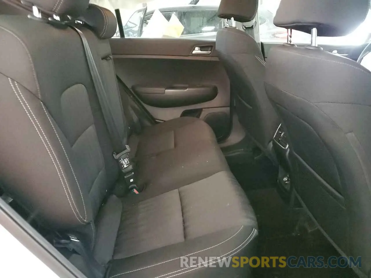 10 Photograph of a damaged car KNDPMCAC1L7789350 KIA SPORTAGE 2020