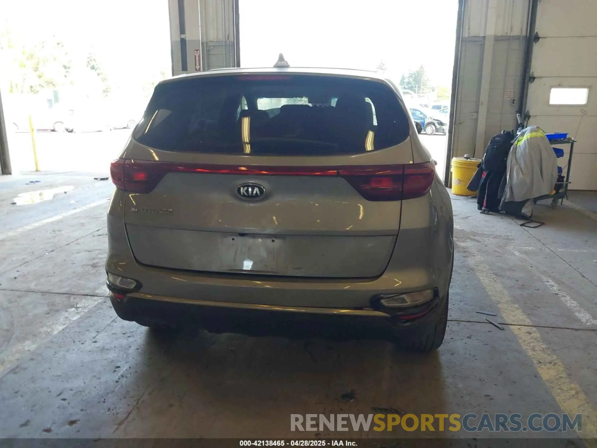 16 Photograph of a damaged car KNDPMCAC1L7832469 KIA SPORTAGE 2020