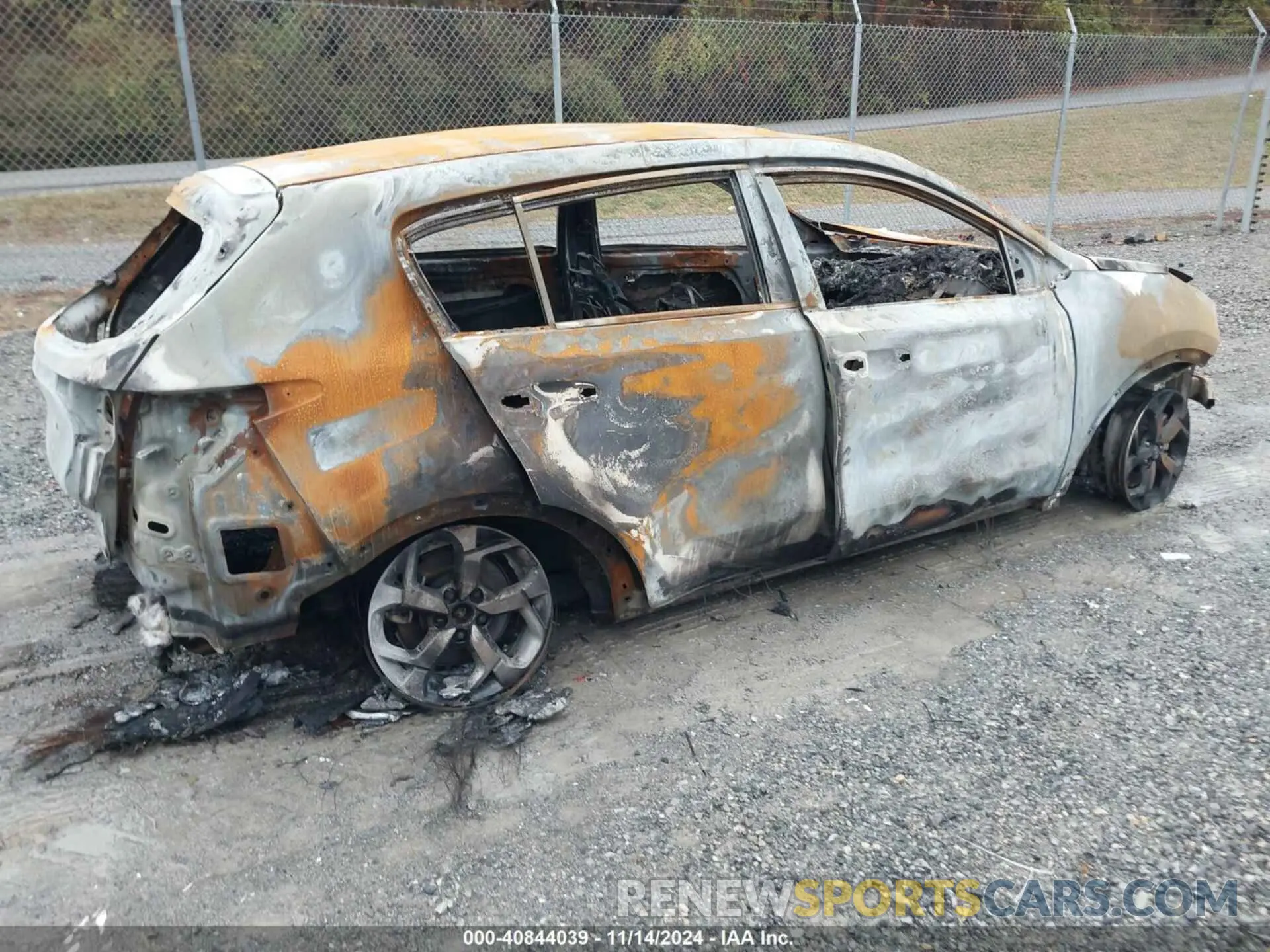 4 Photograph of a damaged car KNDPMCAC2L7736026 KIA SPORTAGE 2020