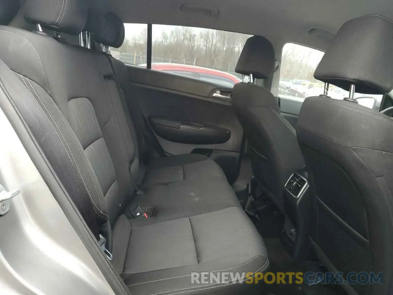11 Photograph of a damaged car KNDPMCAC2L7796288 KIA SPORTAGE 2020