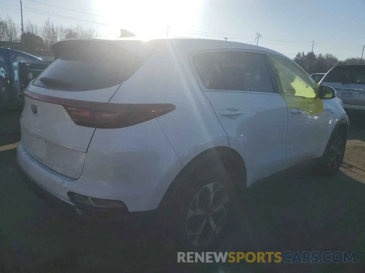 3 Photograph of a damaged car KNDPMCAC2L7800159 KIA SPORTAGE 2020