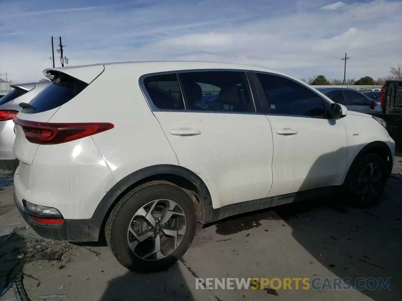 3 Photograph of a damaged car KNDPMCAC2L7801358 KIA SPORTAGE 2020