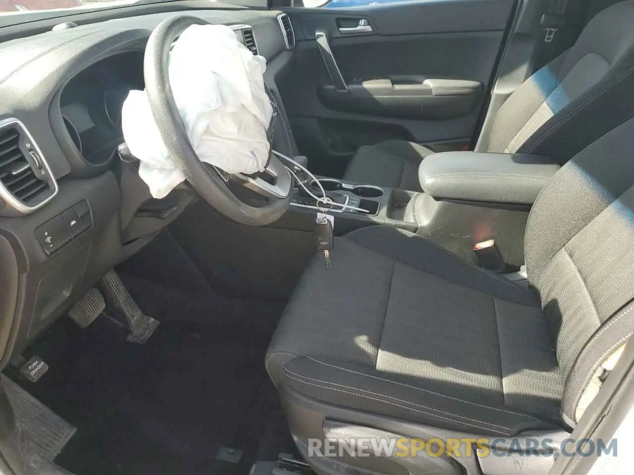 7 Фотография поврежденного автомобиля KNDPMCAC3L7641720 KIA SPORTAGE 2020