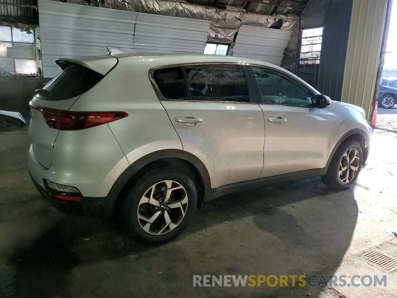 3 Photograph of a damaged car KNDPMCAC5L7732469 KIA SPORTAGE 2020