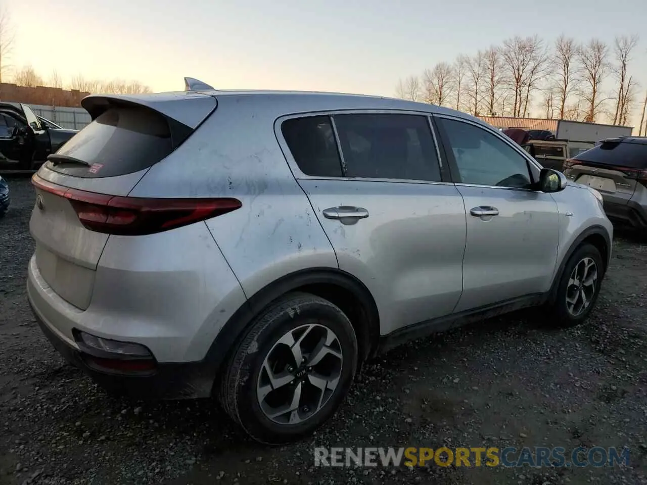 3 Photograph of a damaged car KNDPMCAC5L7746940 KIA SPORTAGE 2020
