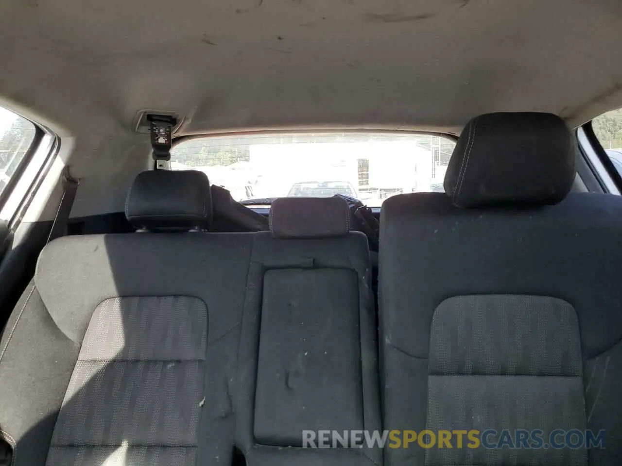 10 Photograph of a damaged car KNDPMCAC6L7633935 KIA SPORTAGE 2020