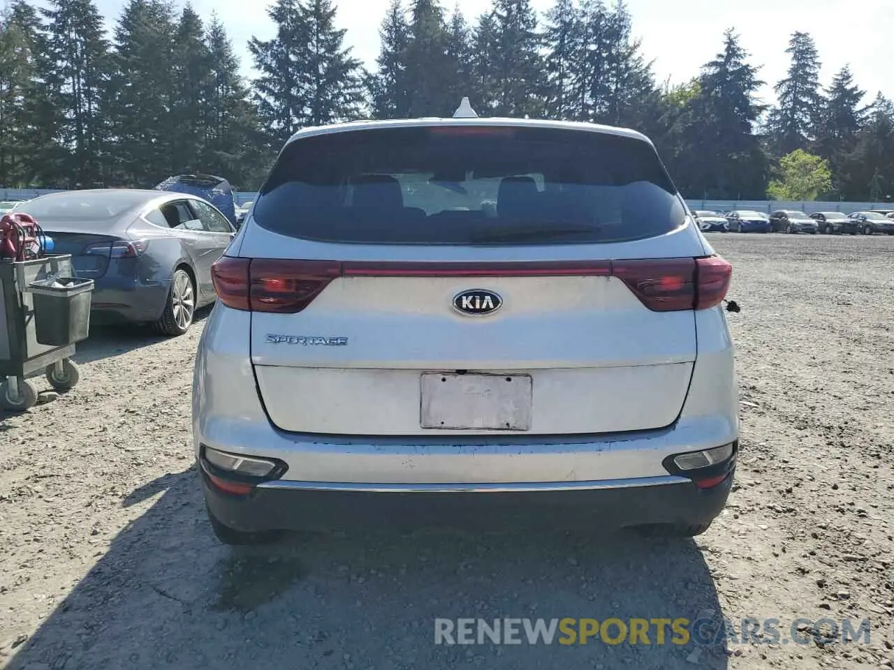 6 Photograph of a damaged car KNDPMCAC6L7633935 KIA SPORTAGE 2020