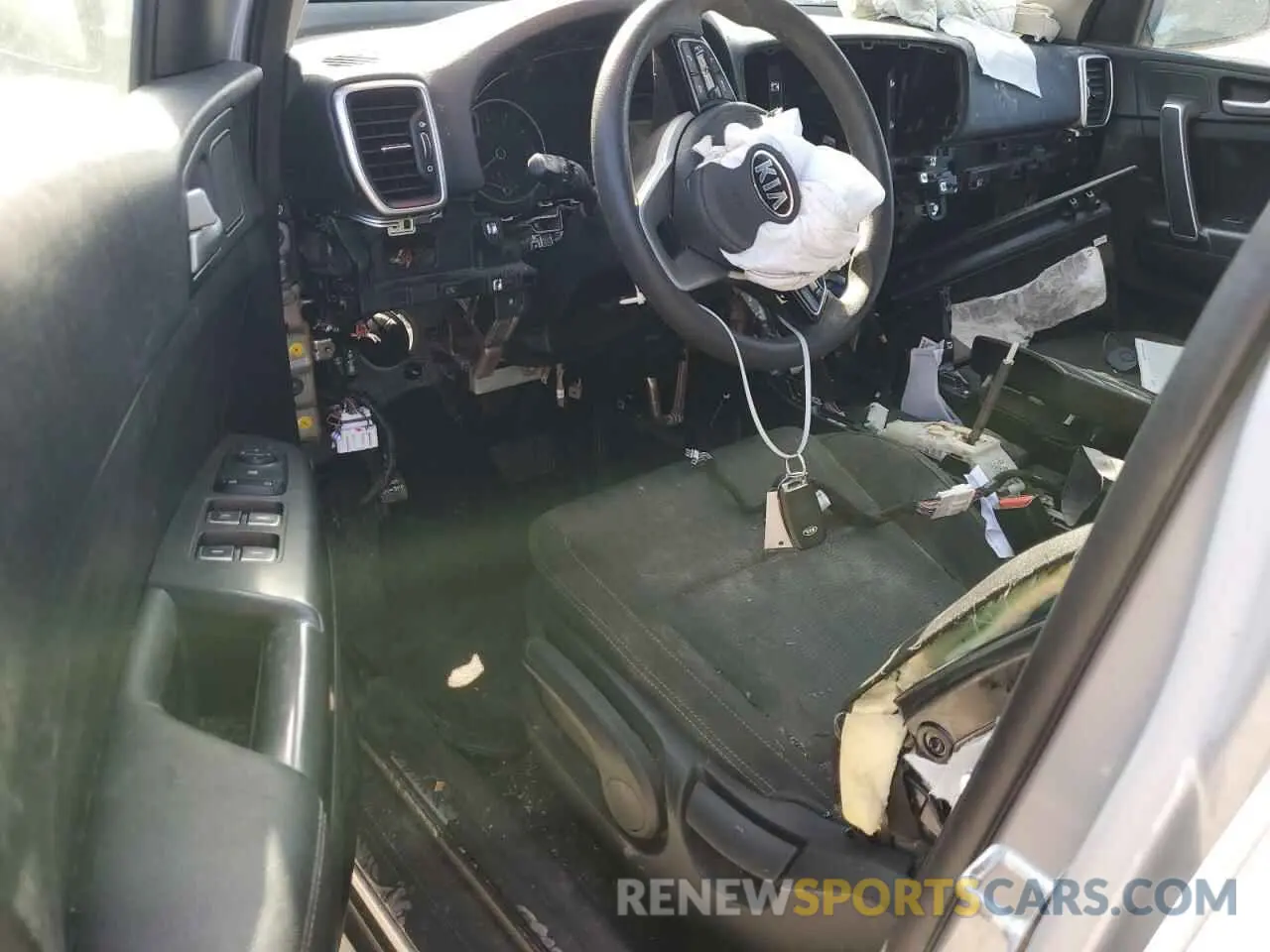 8 Photograph of a damaged car KNDPMCAC6L7633935 KIA SPORTAGE 2020