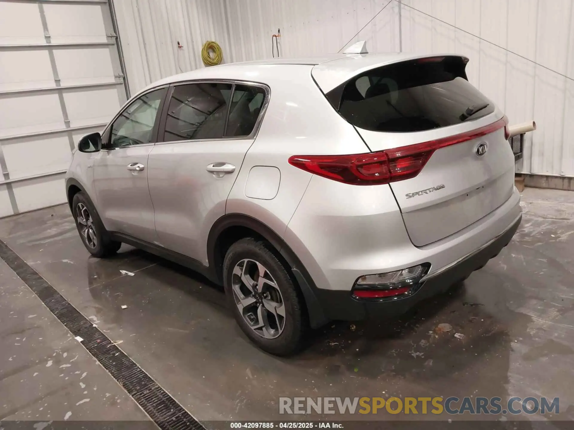 3 Photograph of a damaged car KNDPMCAC6L7634714 KIA SPORTAGE 2020