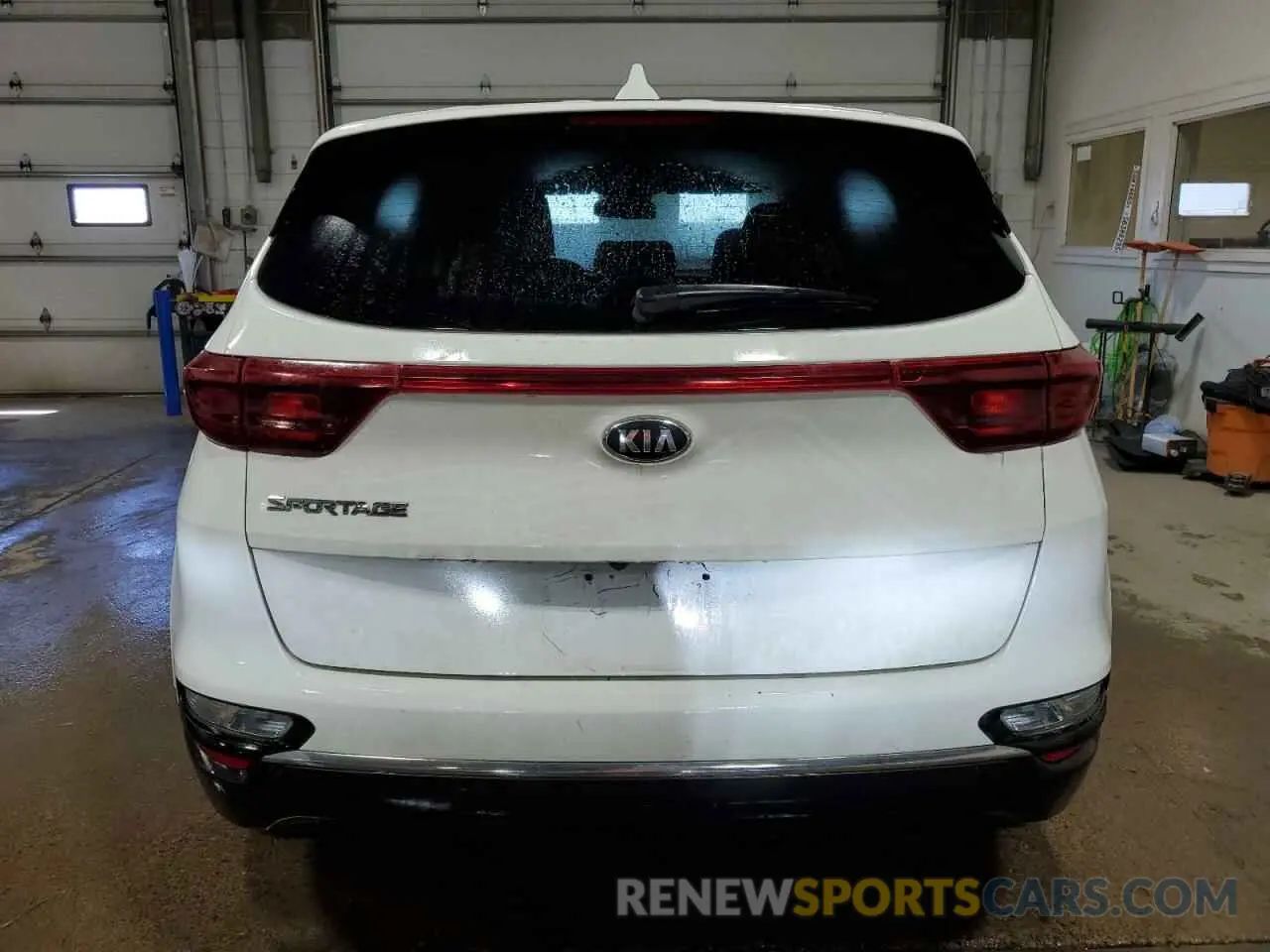 6 Photograph of a damaged car KNDPMCAC6L7640626 KIA SPORTAGE 2020