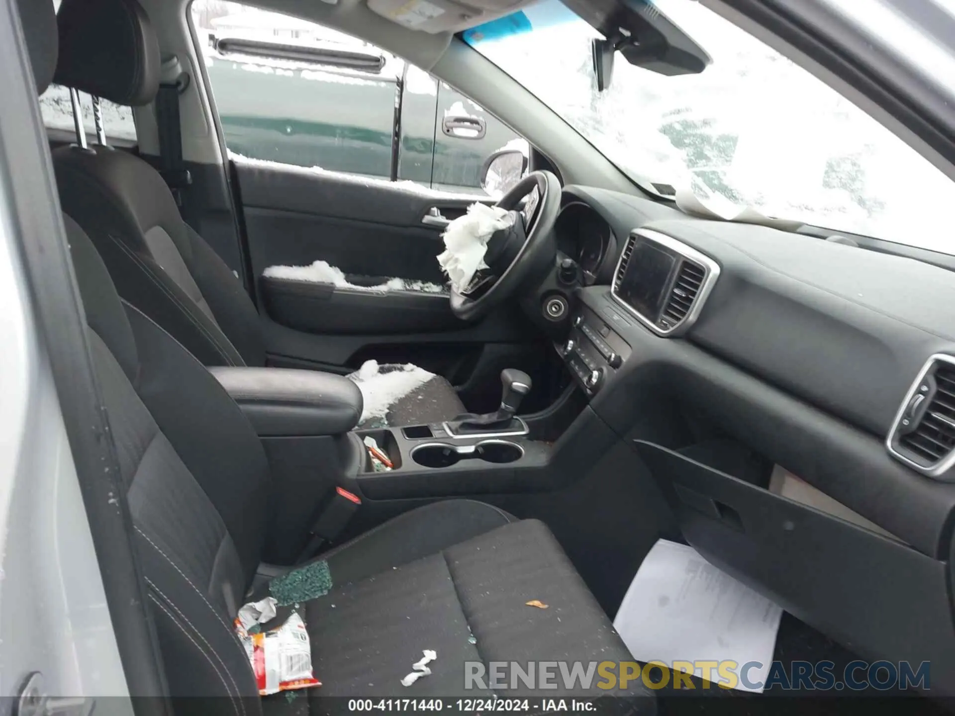 5 Photograph of a damaged car KNDPMCAC6L7672895 KIA SPORTAGE 2020