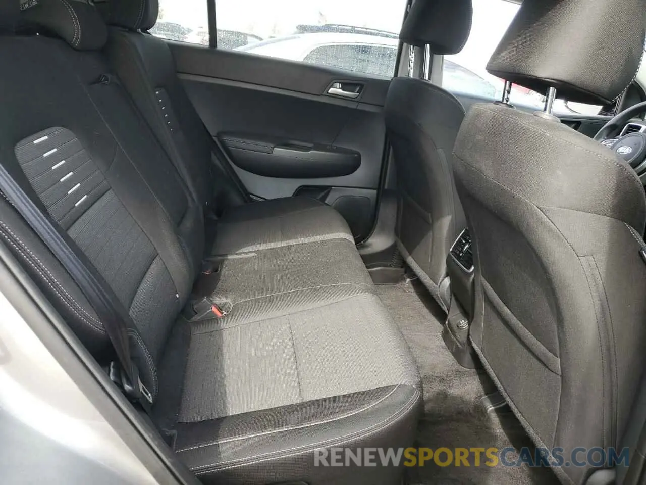 11 Photograph of a damaged car KNDPMCAC6L7758689 KIA SPORTAGE 2020