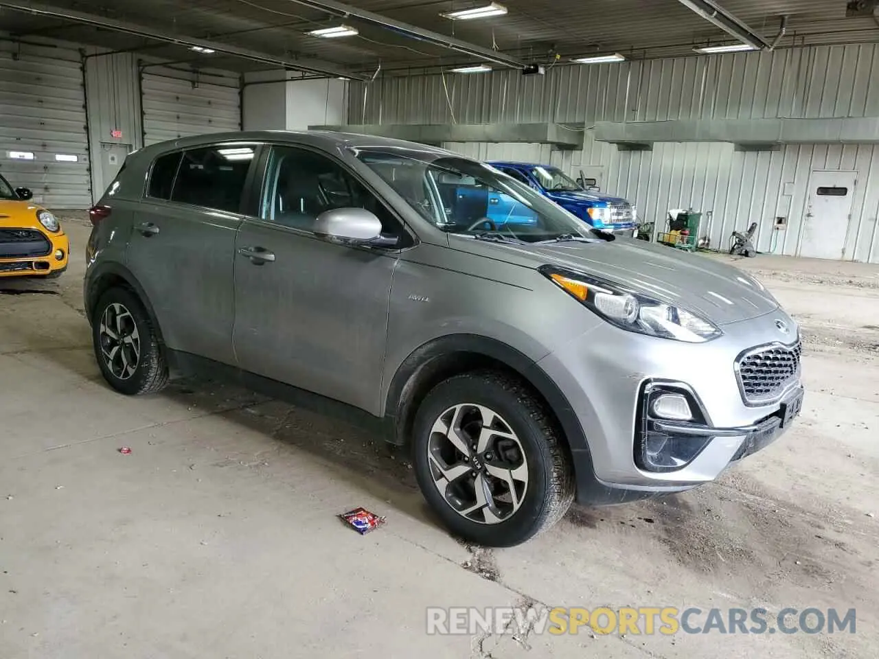 4 Photograph of a damaged car KNDPMCAC7L7693917 KIA SPORTAGE 2020
