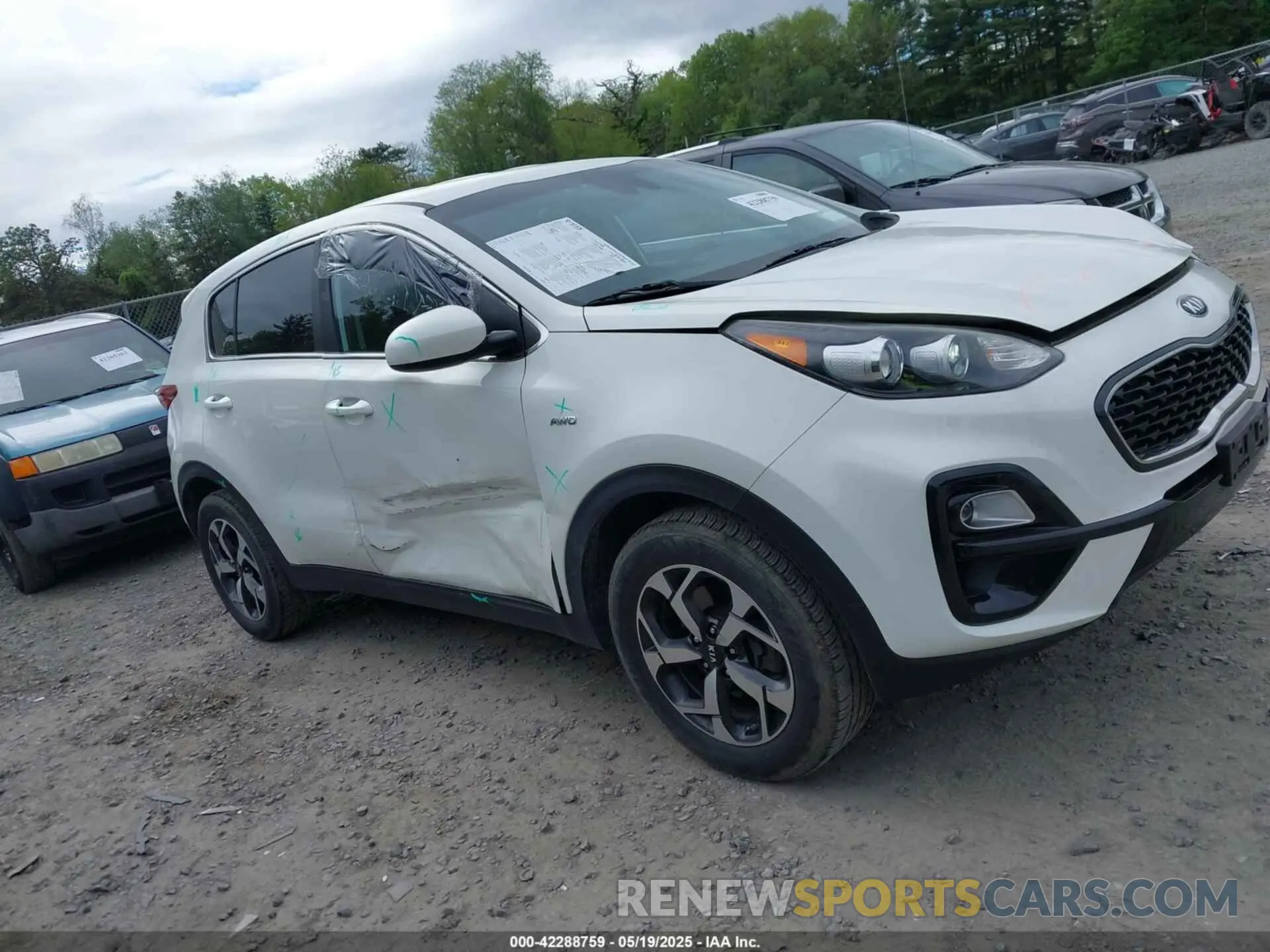 13 Photograph of a damaged car KNDPMCAC7L7815157 KIA SPORTAGE 2020