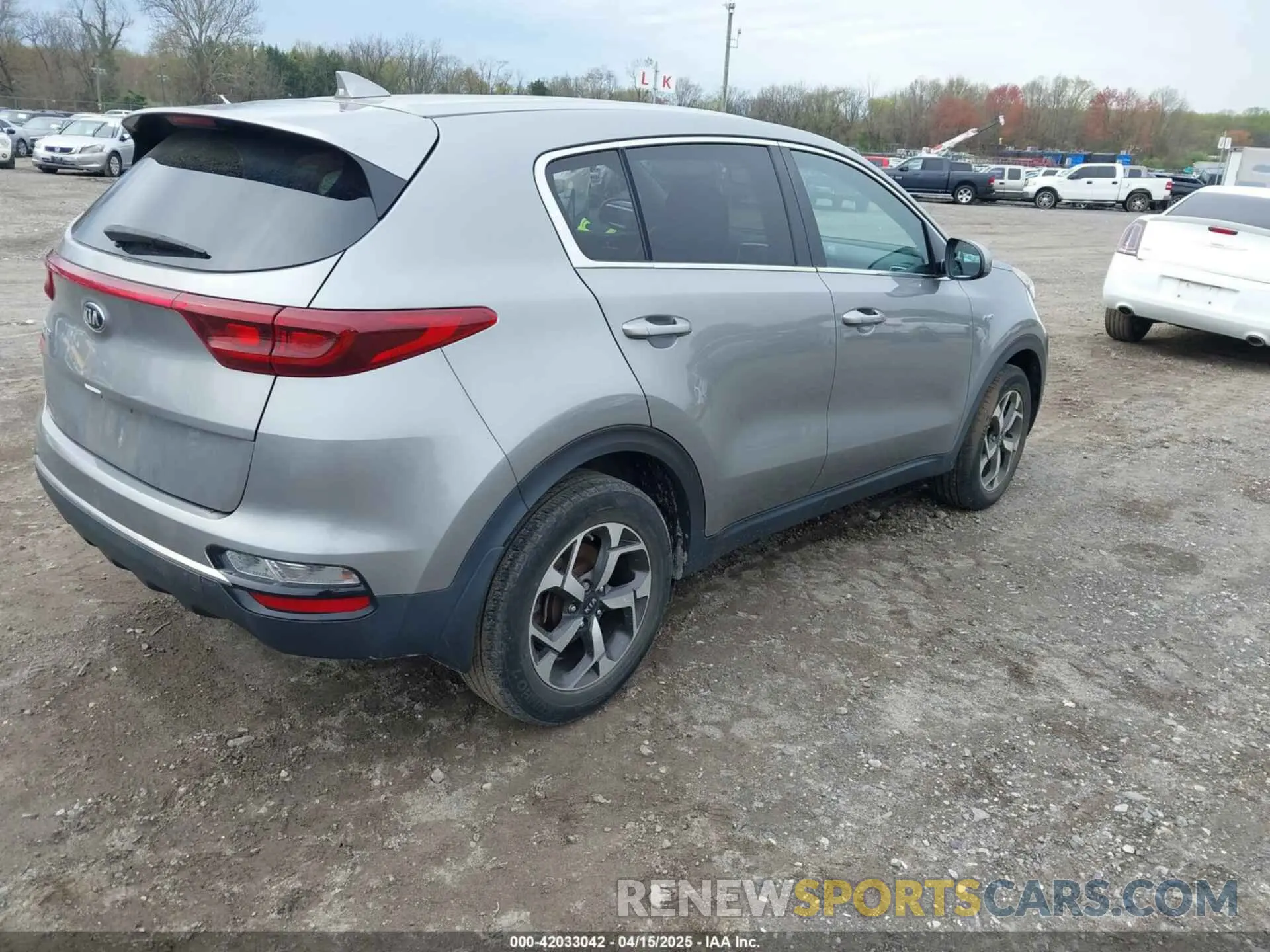 4 Photograph of a damaged car KNDPMCACXL7781585 KIA SPORTAGE 2020