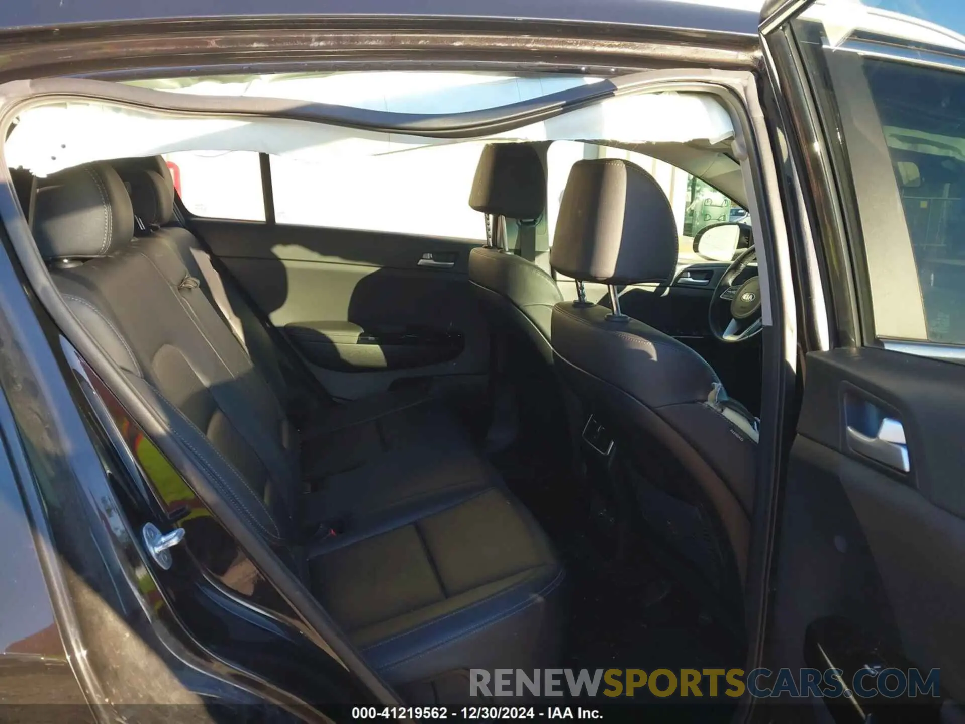 8 Photograph of a damaged car KNDPNCAC0L7639145 KIA SPORTAGE 2020