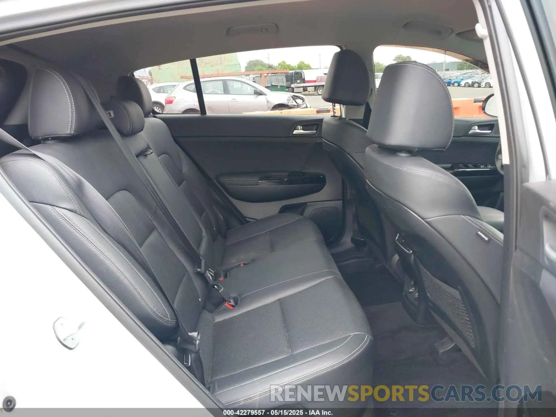 8 Photograph of a damaged car KNDPNCAC3L7698979 KIA SPORTAGE 2020