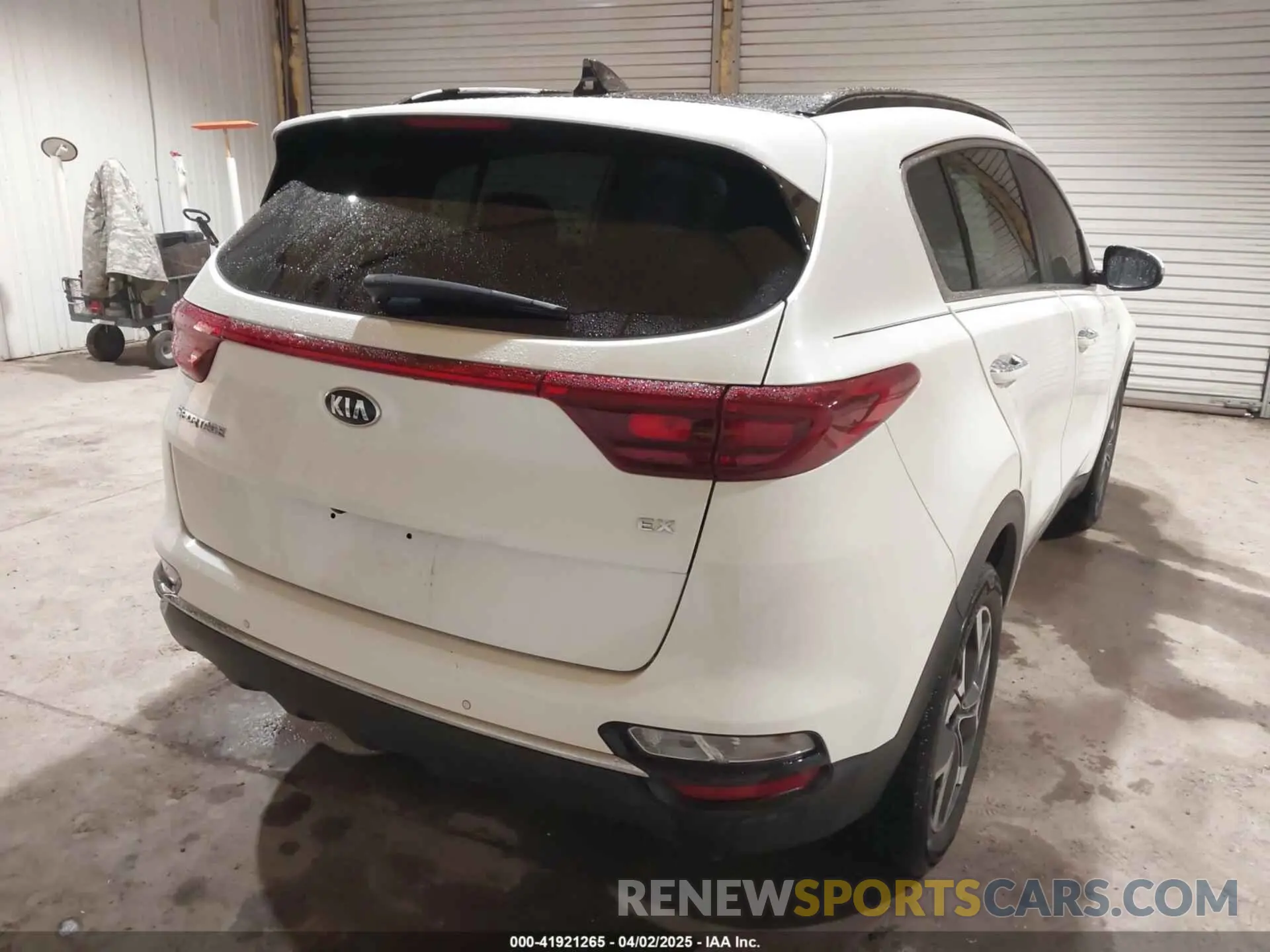 4 Photograph of a damaged car KNDPNCAC4L7802413 KIA SPORTAGE 2020
