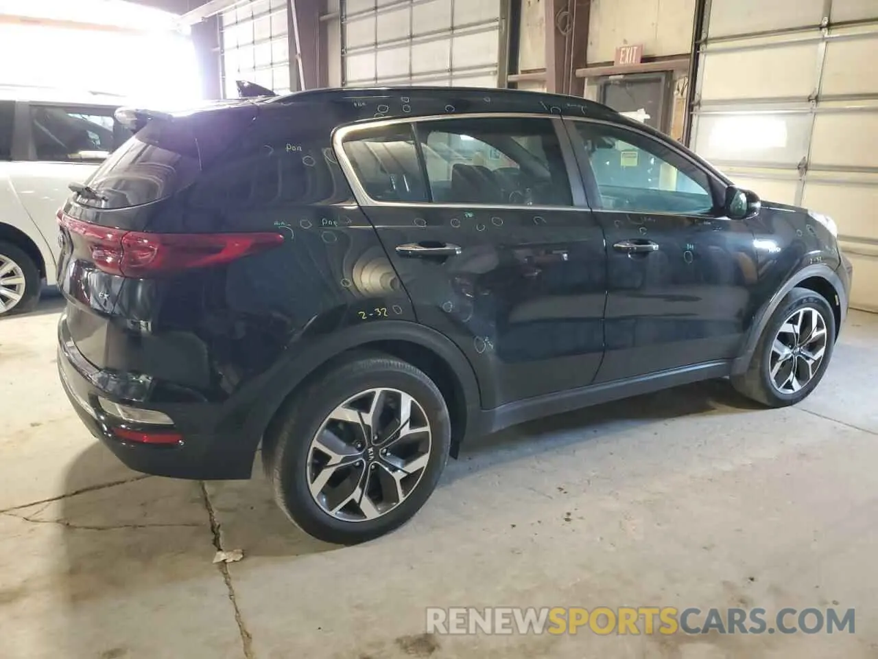 3 Photograph of a damaged car KNDPNCAC7L7631897 KIA SPORTAGE 2020