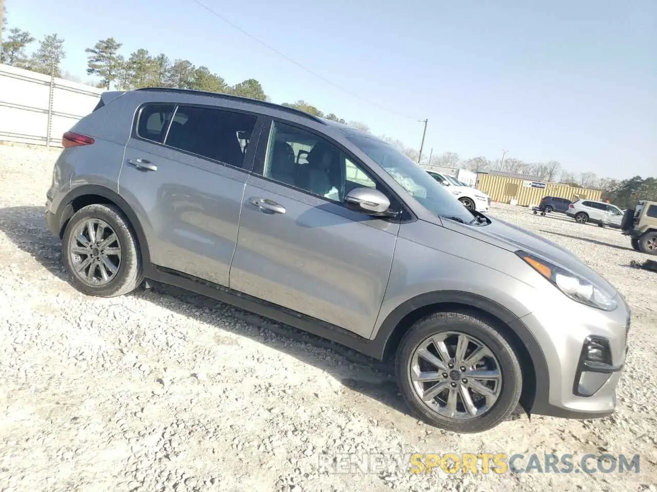 4 Photograph of a damaged car KNDP63AC2M7873771 KIA SPORTAGE 2021