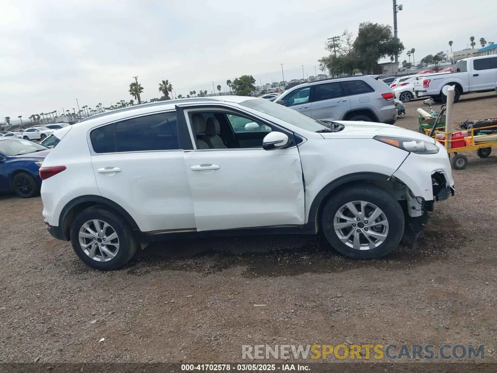 12 Фотография поврежденного автомобиля KNDP63AC2M7926839 KIA SPORTAGE 2021