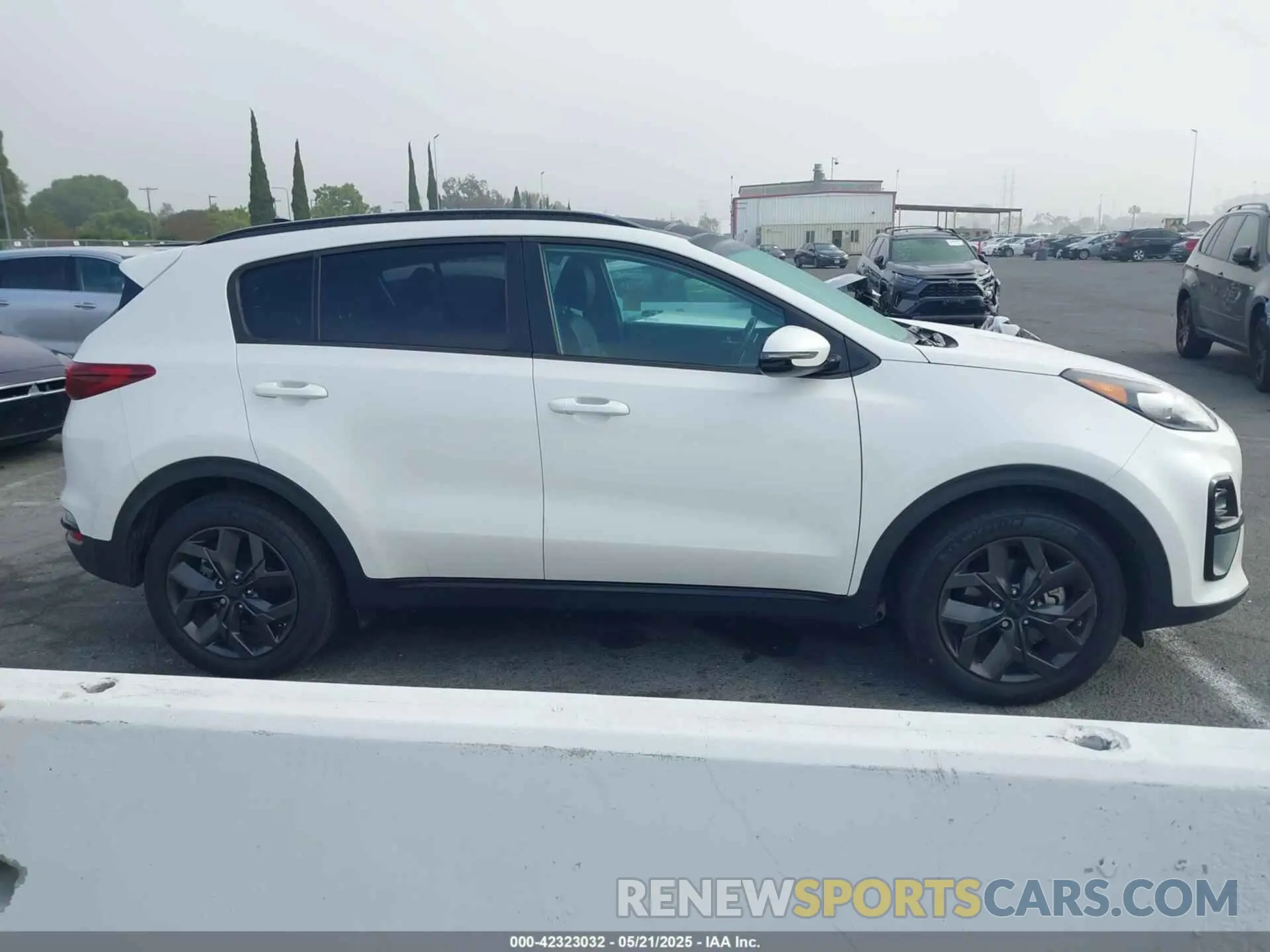12 Фотография поврежденного автомобиля KNDP63AC9M7891166 KIA SPORTAGE 2021