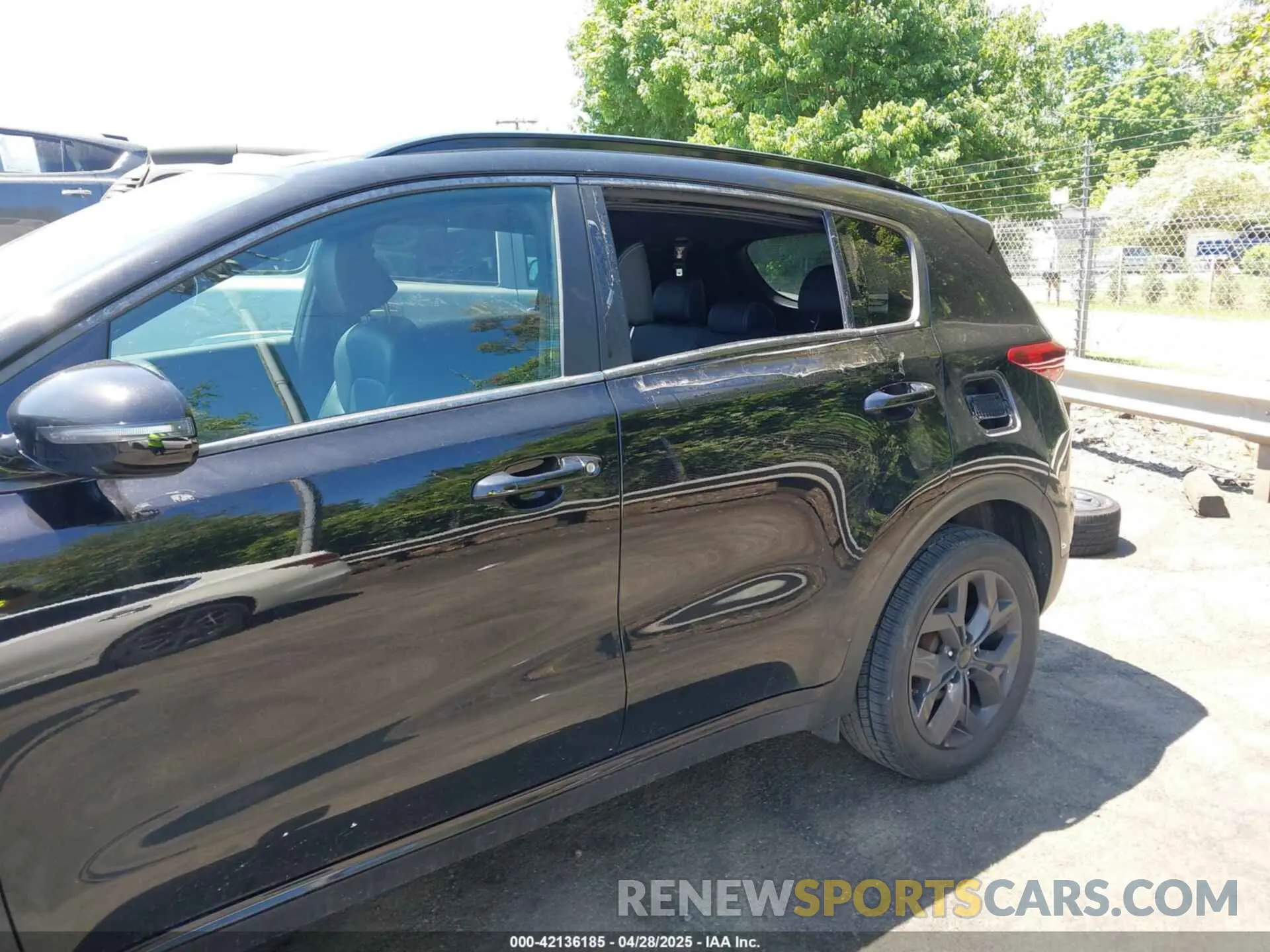 18 Photograph of a damaged car KNDP6CAC1M7852538 KIA SPORTAGE 2021