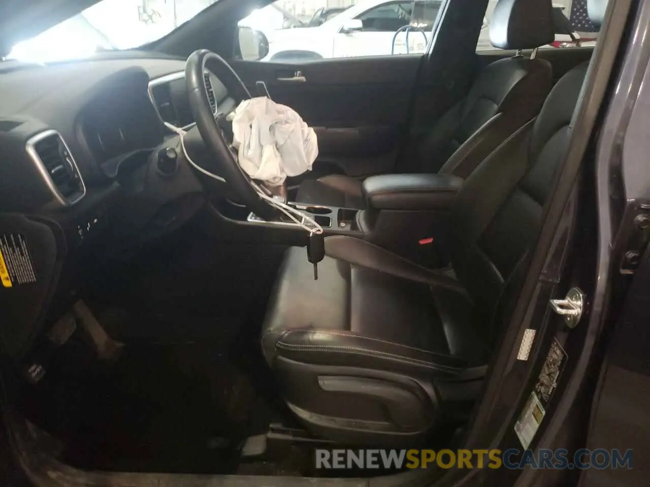 7 Photograph of a damaged car KNDP6CAC2M7844951 KIA SPORTAGE 2021