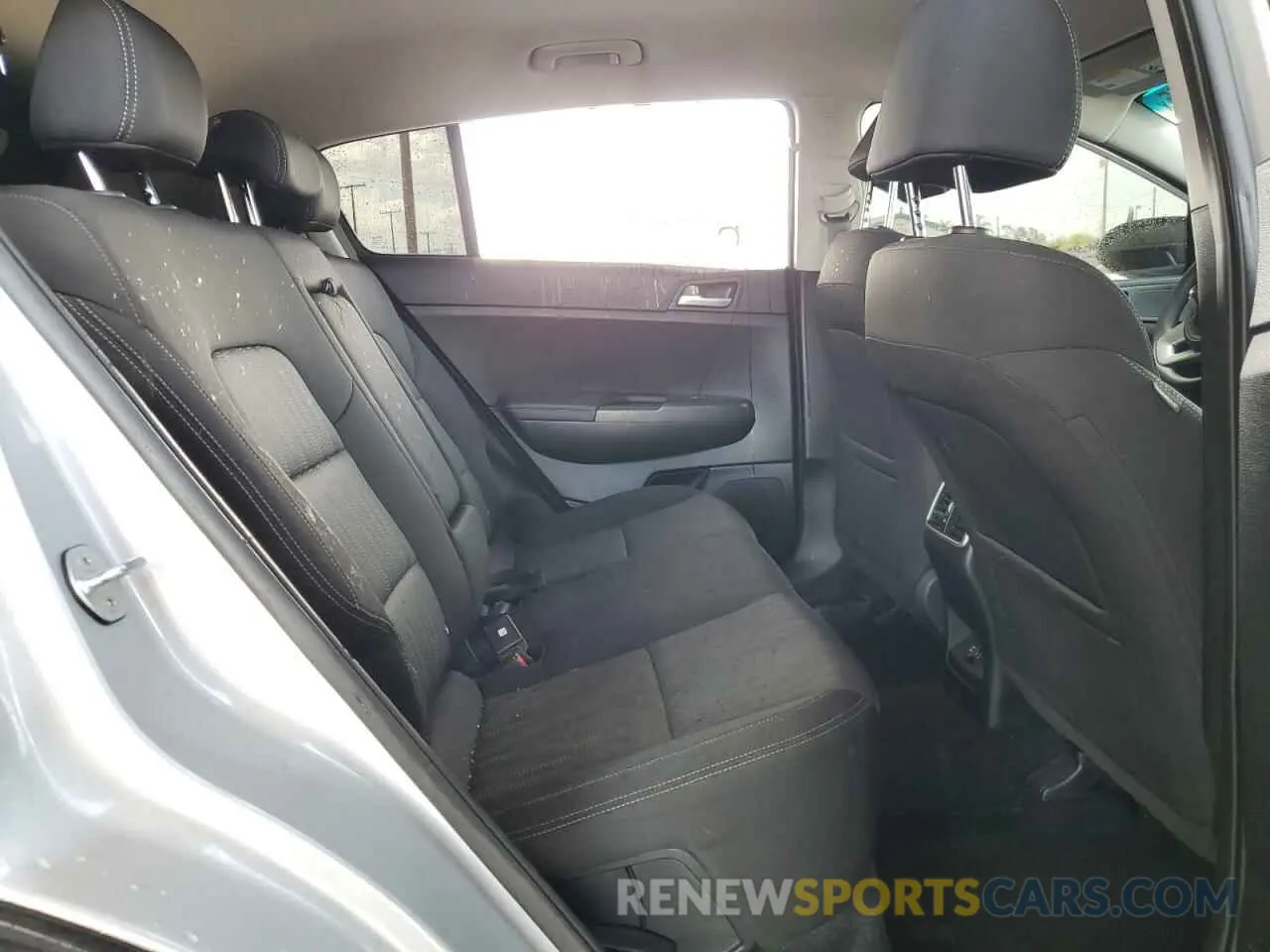 11 Photograph of a damaged car KNDPM3AC1M7898974 KIA SPORTAGE 2021