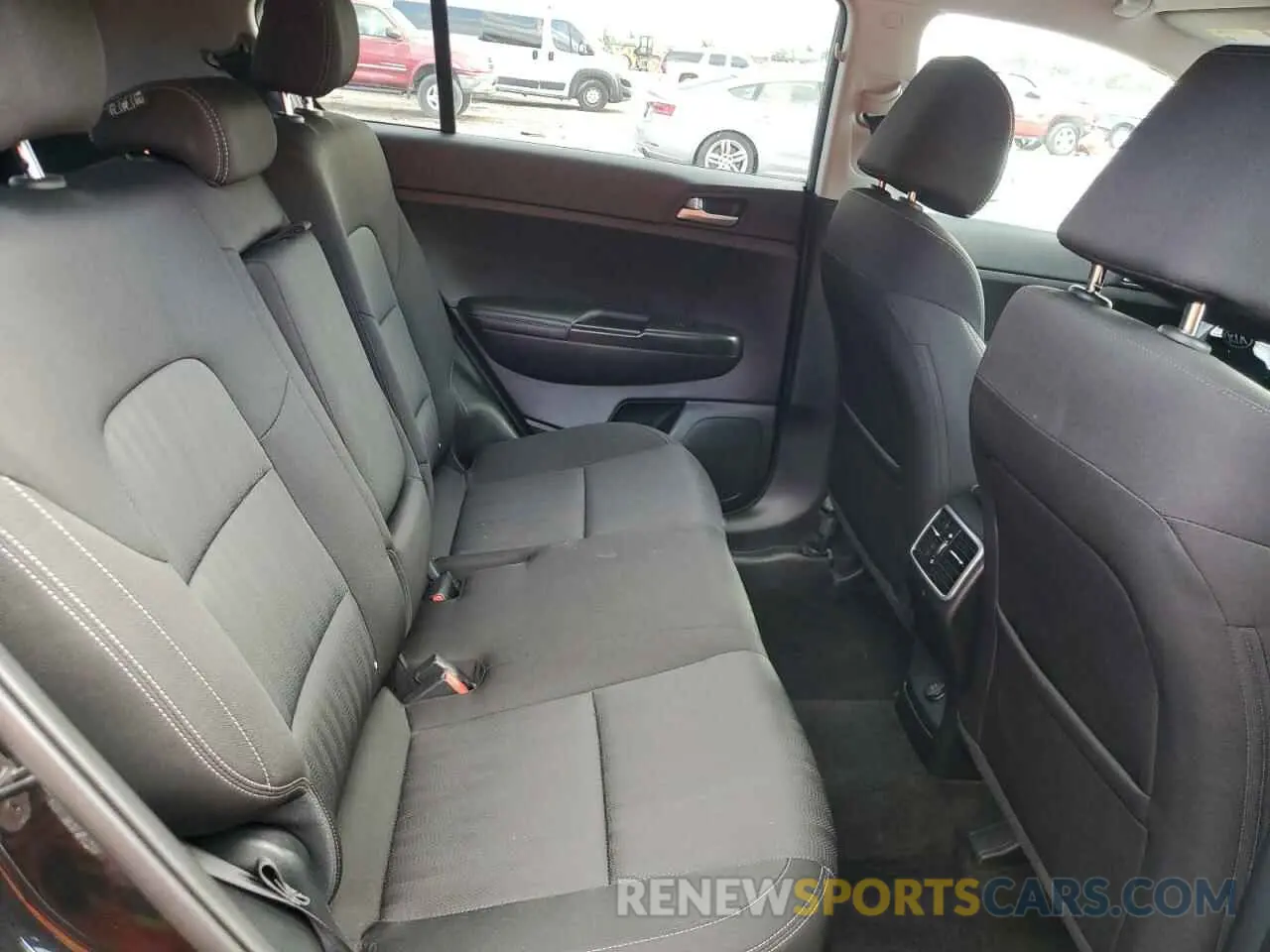 11 Photograph of a damaged car KNDPM3AC2M7874313 KIA SPORTAGE 2021