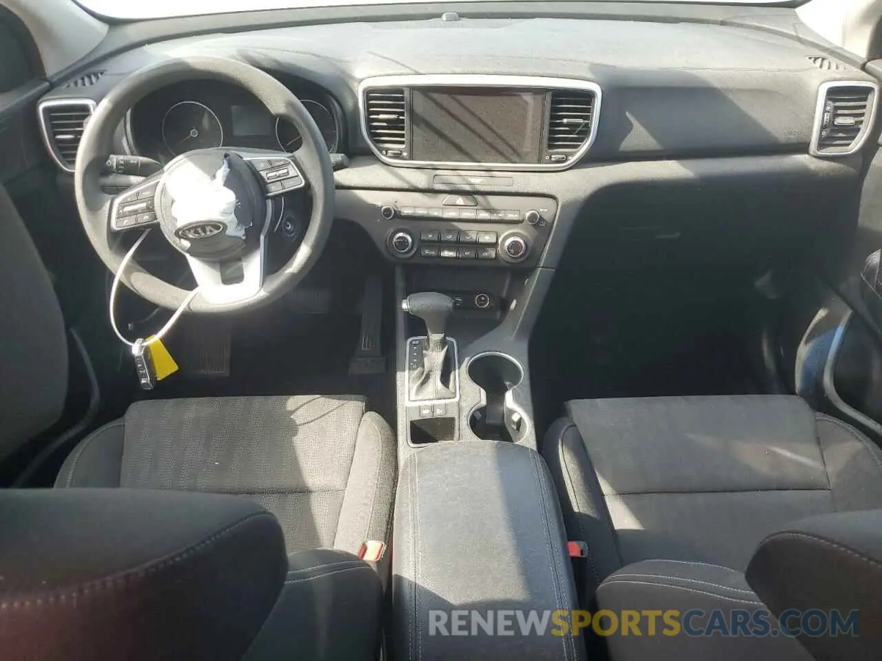 8 Photograph of a damaged car KNDPM3AC2M7874313 KIA SPORTAGE 2021