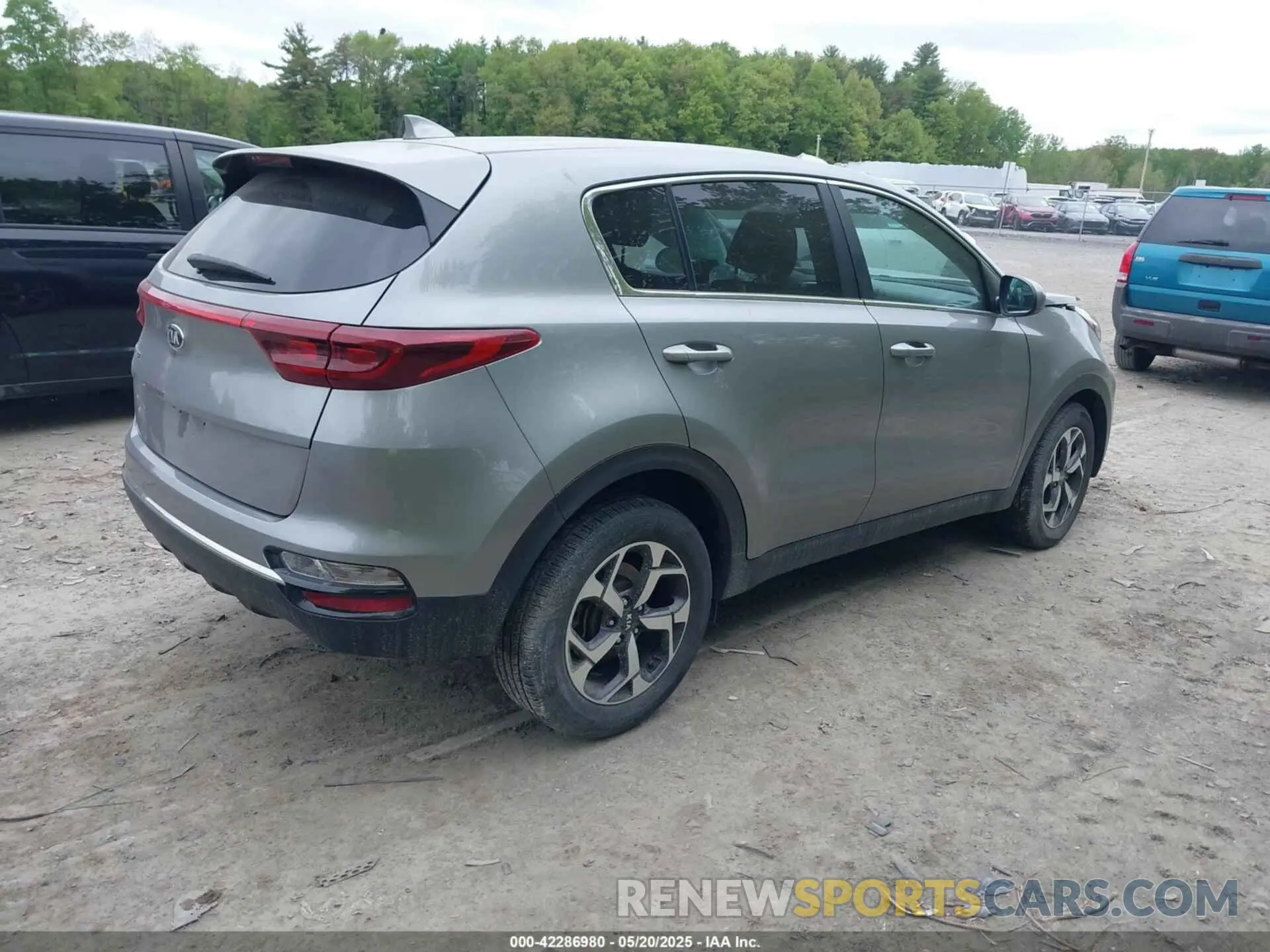 4 Photograph of a damaged car KNDPM3AC2M7887935 KIA SPORTAGE 2021