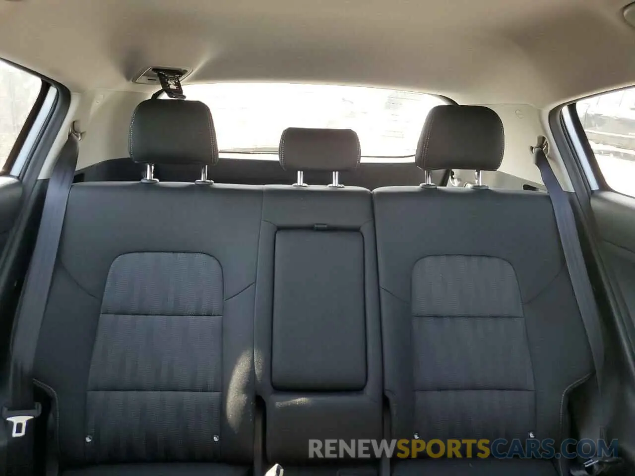 10 Photograph of a damaged car KNDPM3AC3M7940061 KIA SPORTAGE 2021