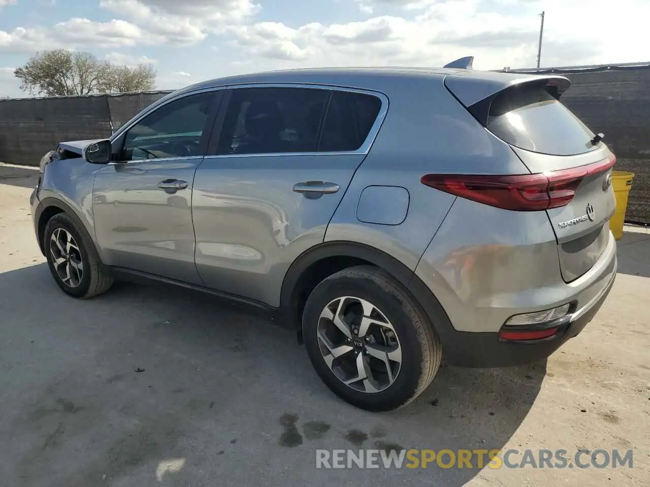 2 Photograph of a damaged car KNDPM3AC3M7940061 KIA SPORTAGE 2021