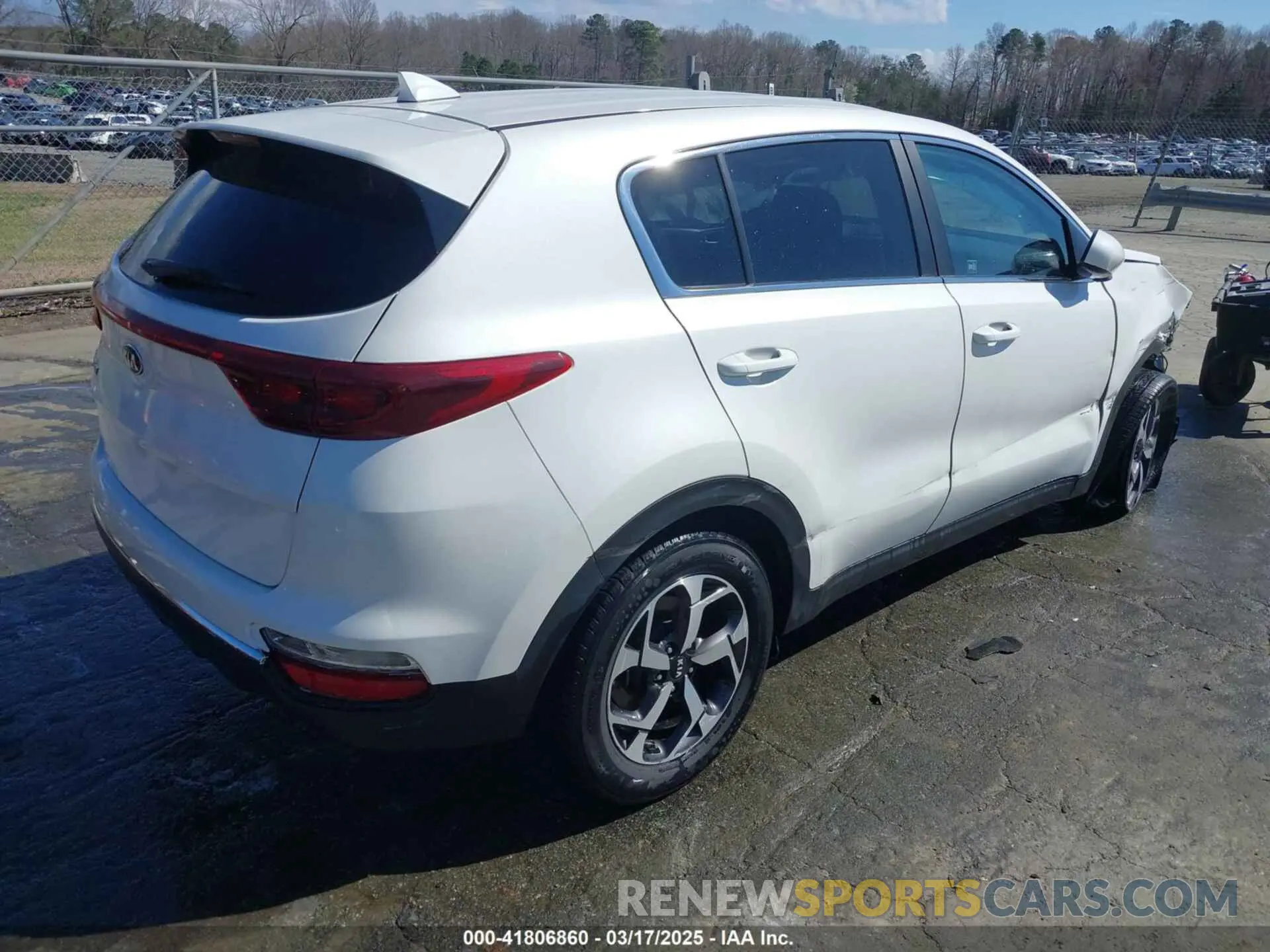 4 Photograph of a damaged car KNDPM3AC4M7933748 KIA SPORTAGE 2021