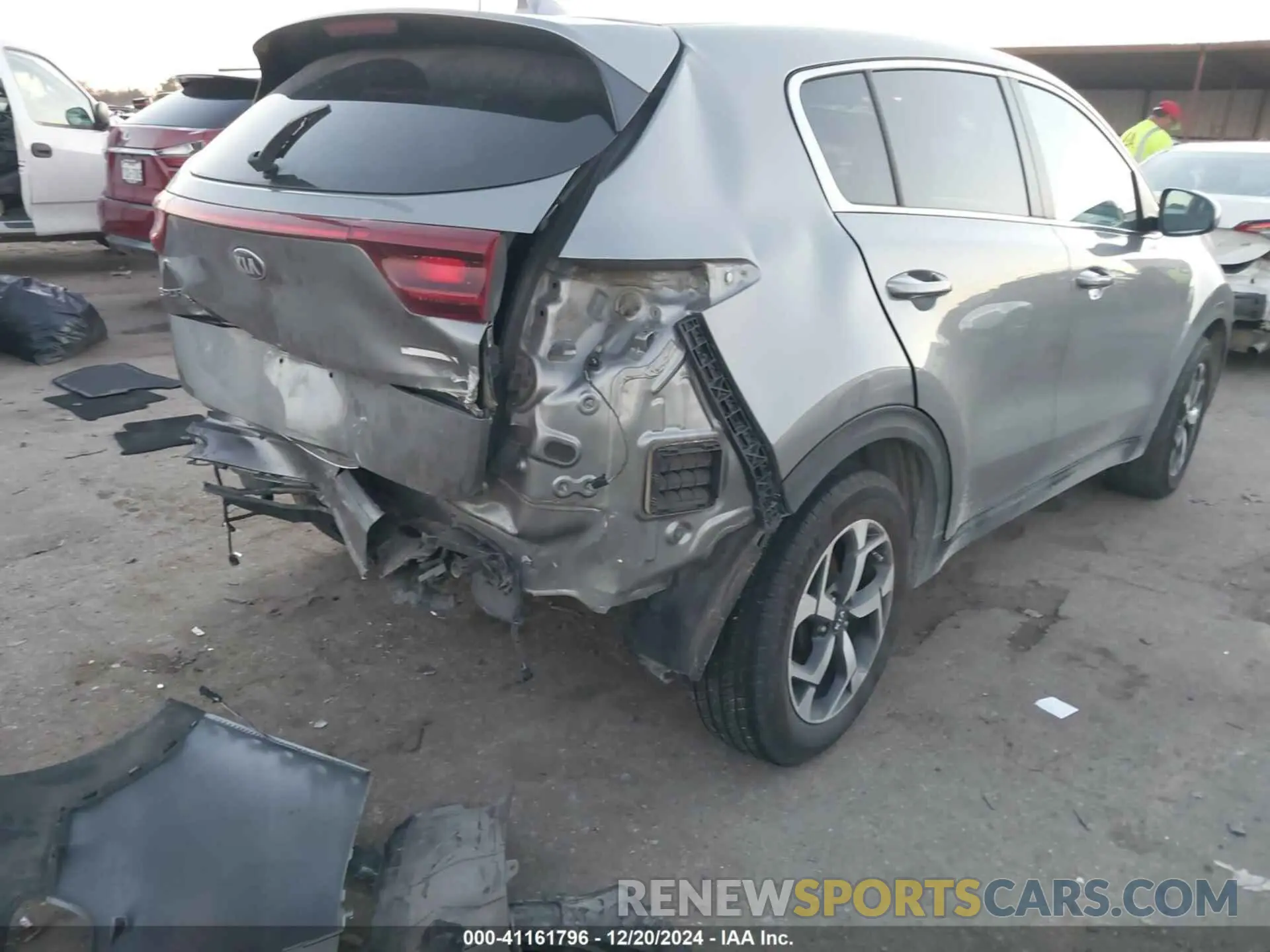 4 Photograph of a damaged car KNDPM3AC7M7864019 KIA SPORTAGE 2021