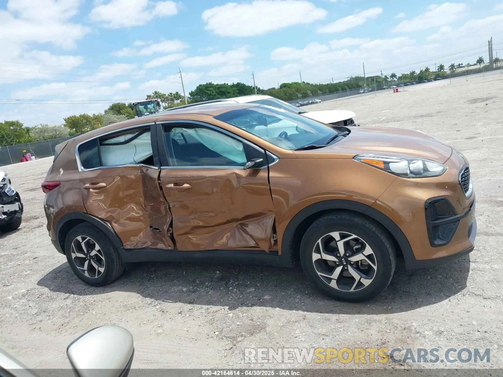 13 Photograph of a damaged car KNDPM3AC7M7885002 KIA SPORTAGE 2021