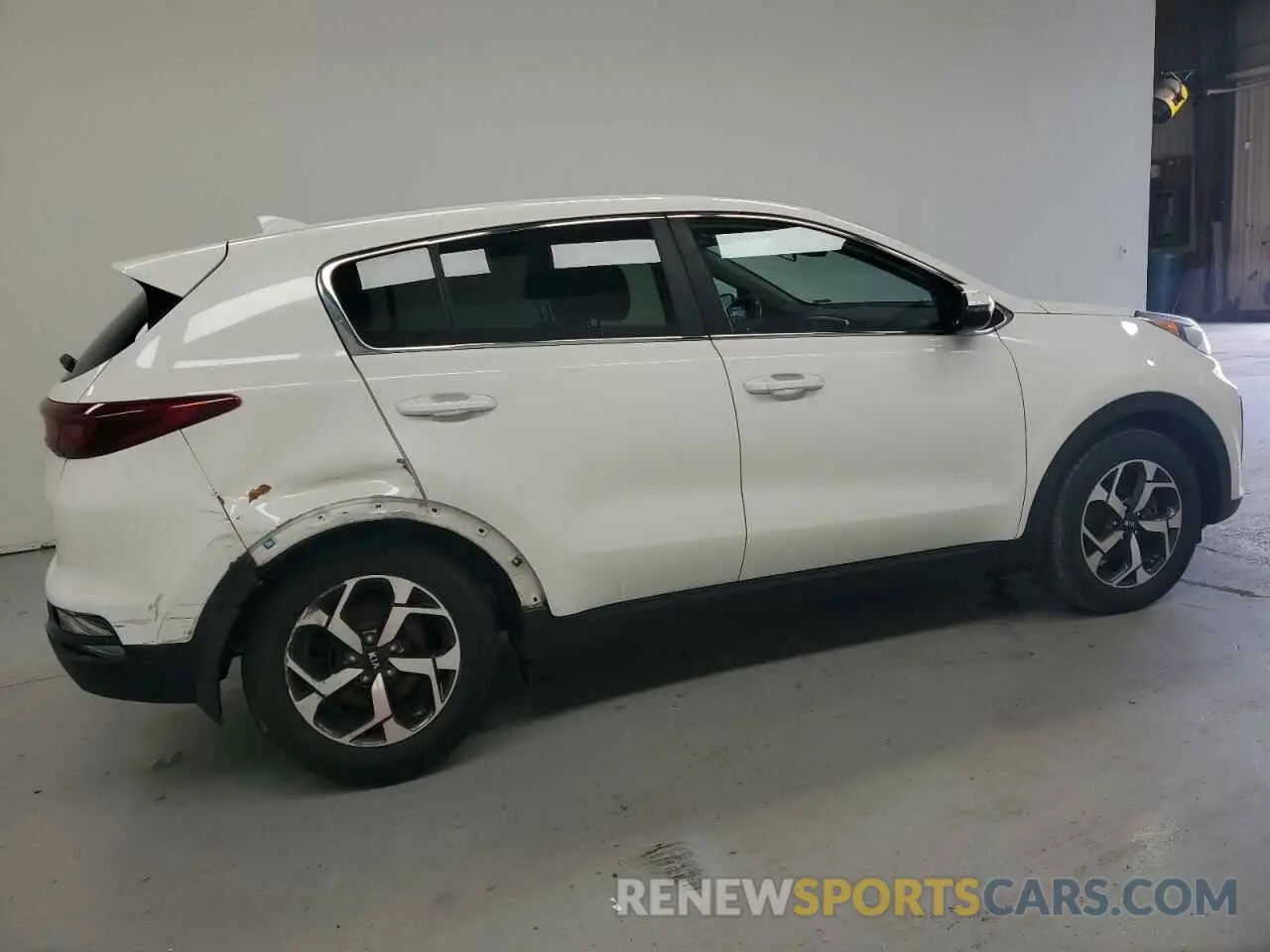 3 Photograph of a damaged car KNDPM3AC8M7893044 KIA SPORTAGE 2021