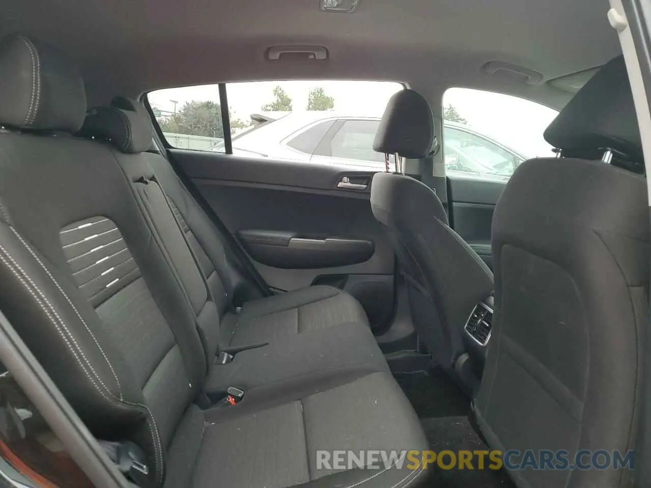 11 Фотография поврежденного автомобиля KNDPMCAC0M7909785 KIA SPORTAGE 2021