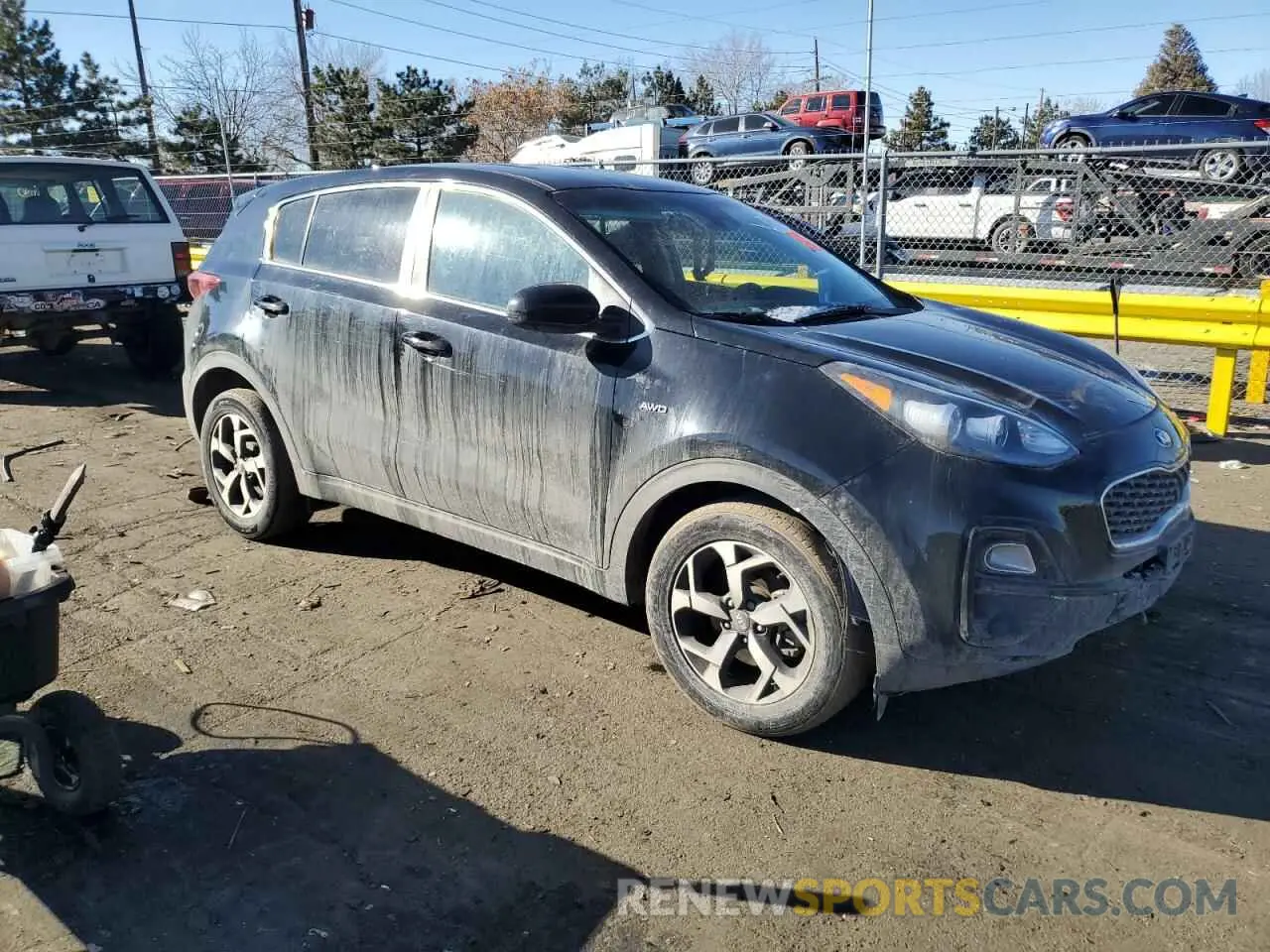 4 Photograph of a damaged car KNDPMCAC1M7844249 KIA SPORTAGE 2021