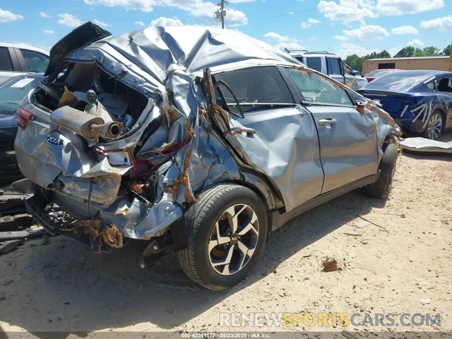 4 Photograph of a damaged car KNDPMCAC1M7847670 KIA SPORTAGE 2021