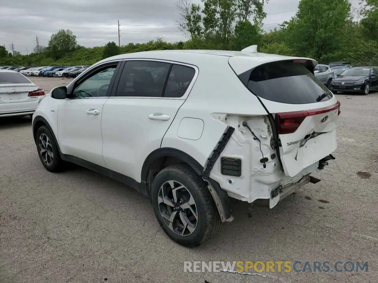 2 Photograph of a damaged car KNDPMCAC2M7863618 KIA SPORTAGE 2021